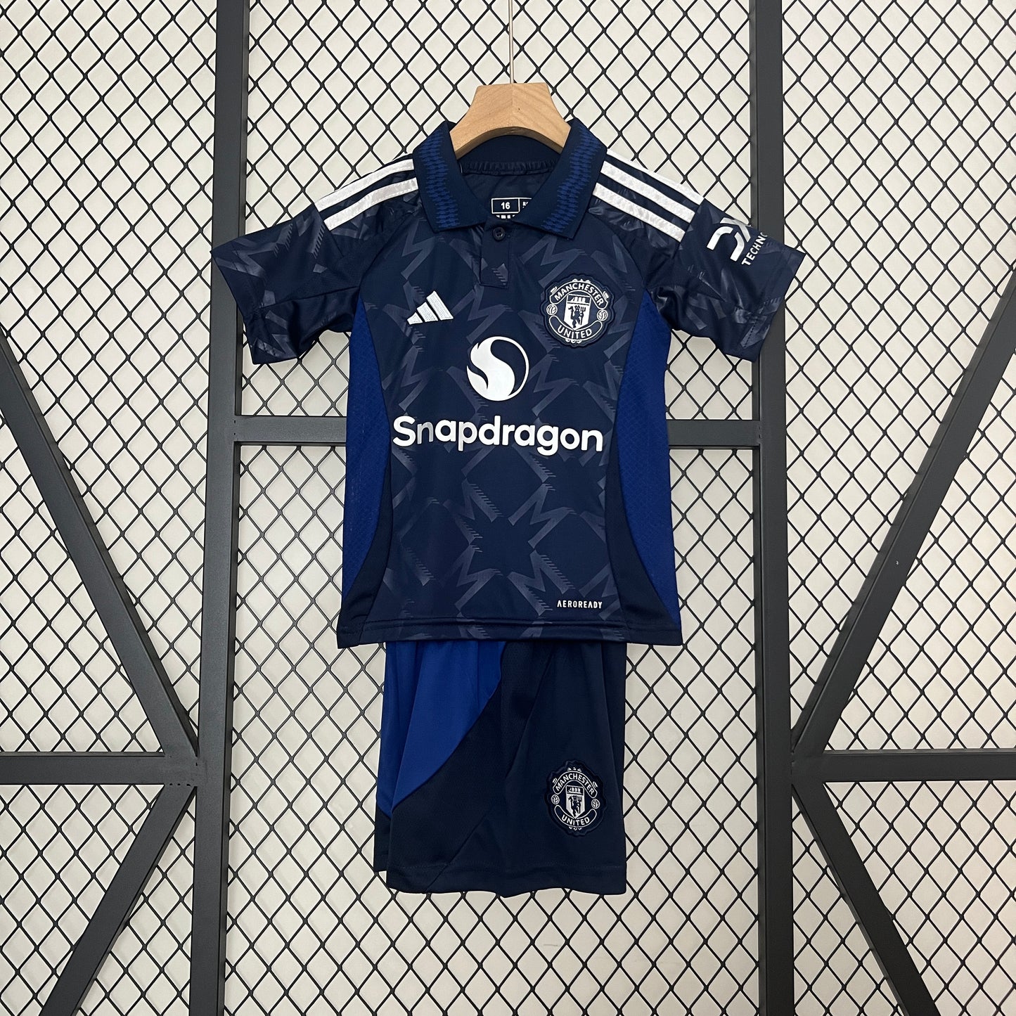 Equipación infantil - Manchester United Segunda 2024/25