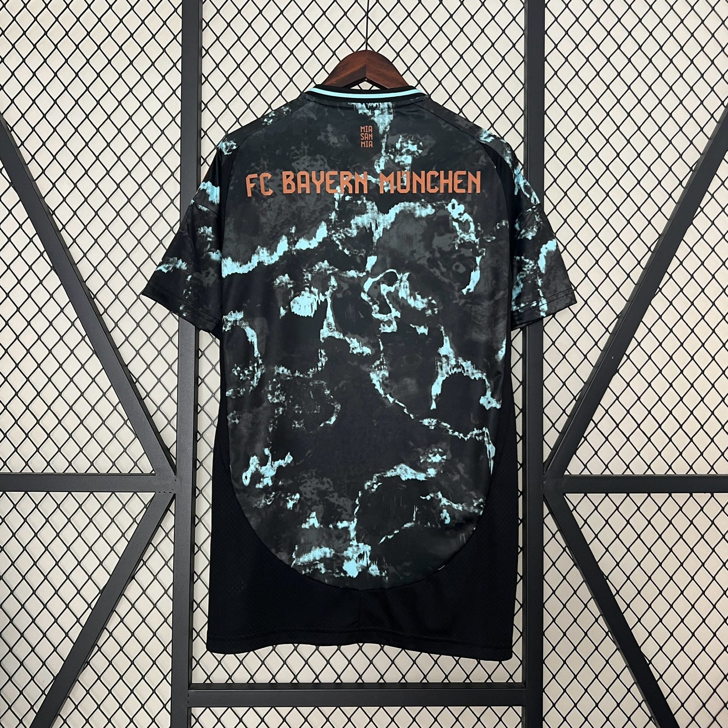 Camiseta Bayern Múnich - Segunda 2024/2025