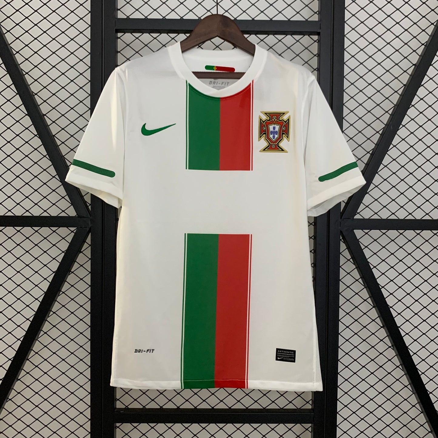 Camisola Retro Portugal - Alternativa 2010