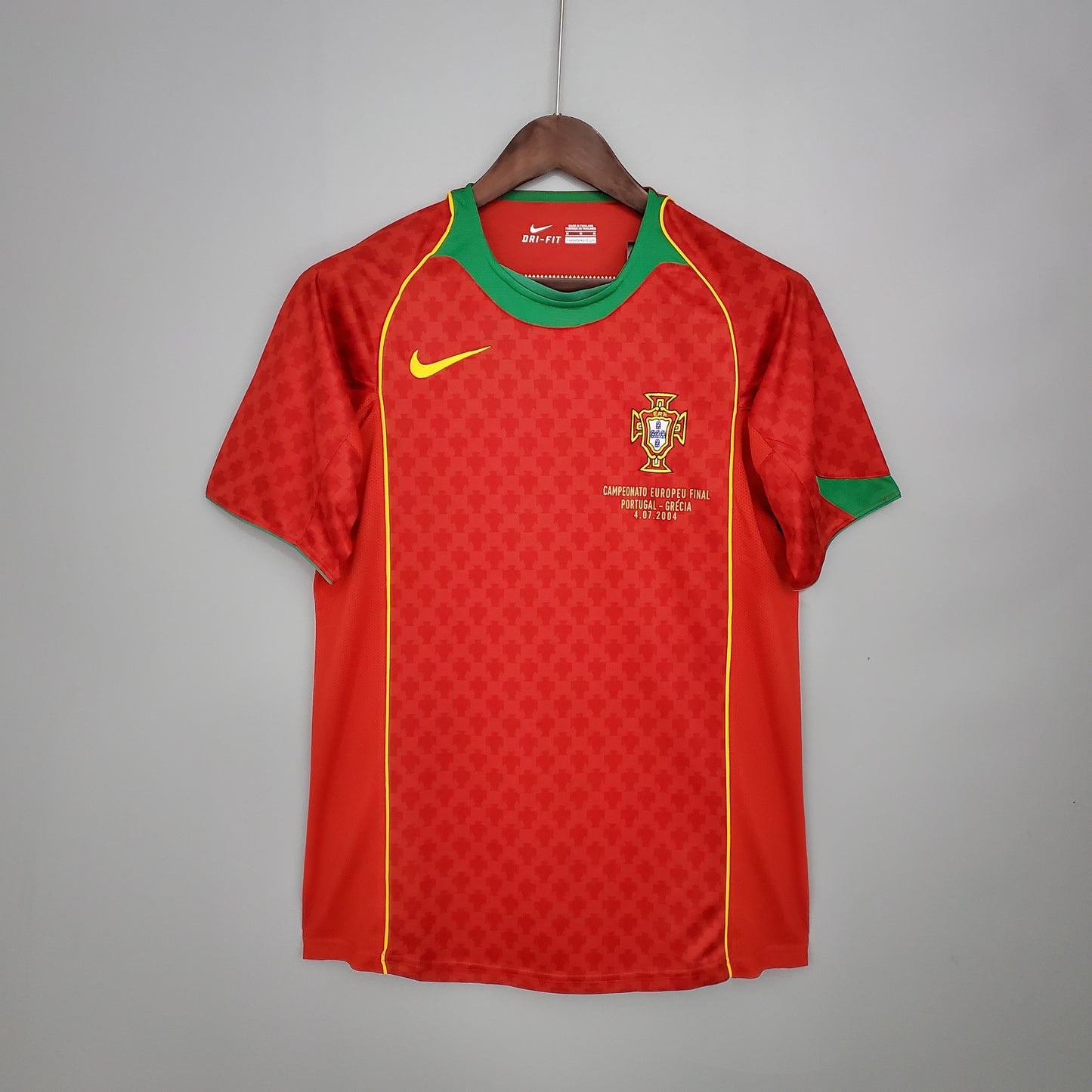 Camisola Retro Portugal - Principal 2004