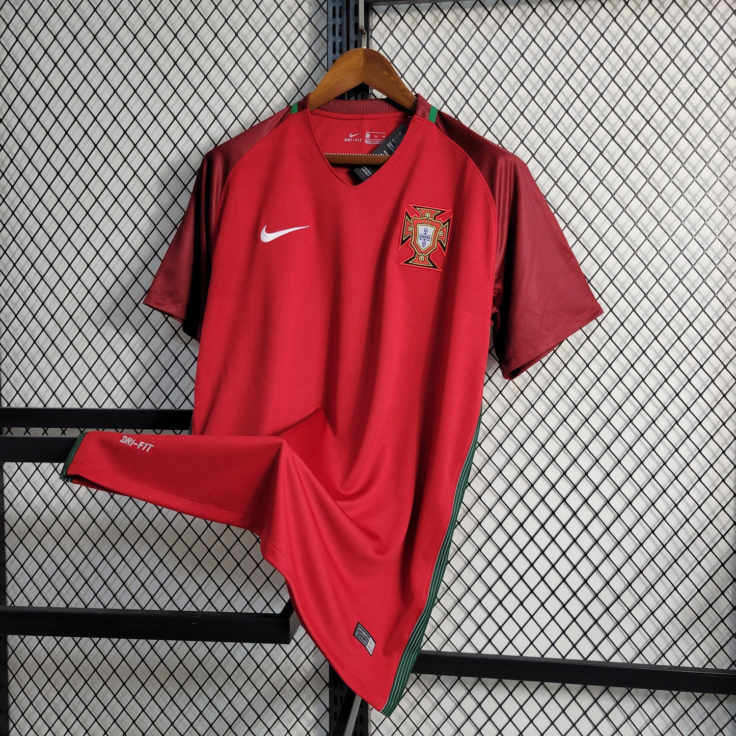 Camiseta Retro Portugal - Local 2016