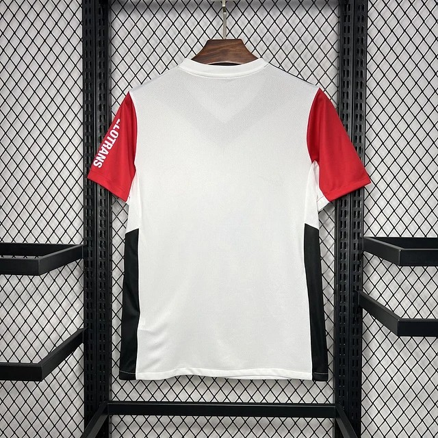 Camiseta Eintracht Frankfurt - Primera 2024/2025