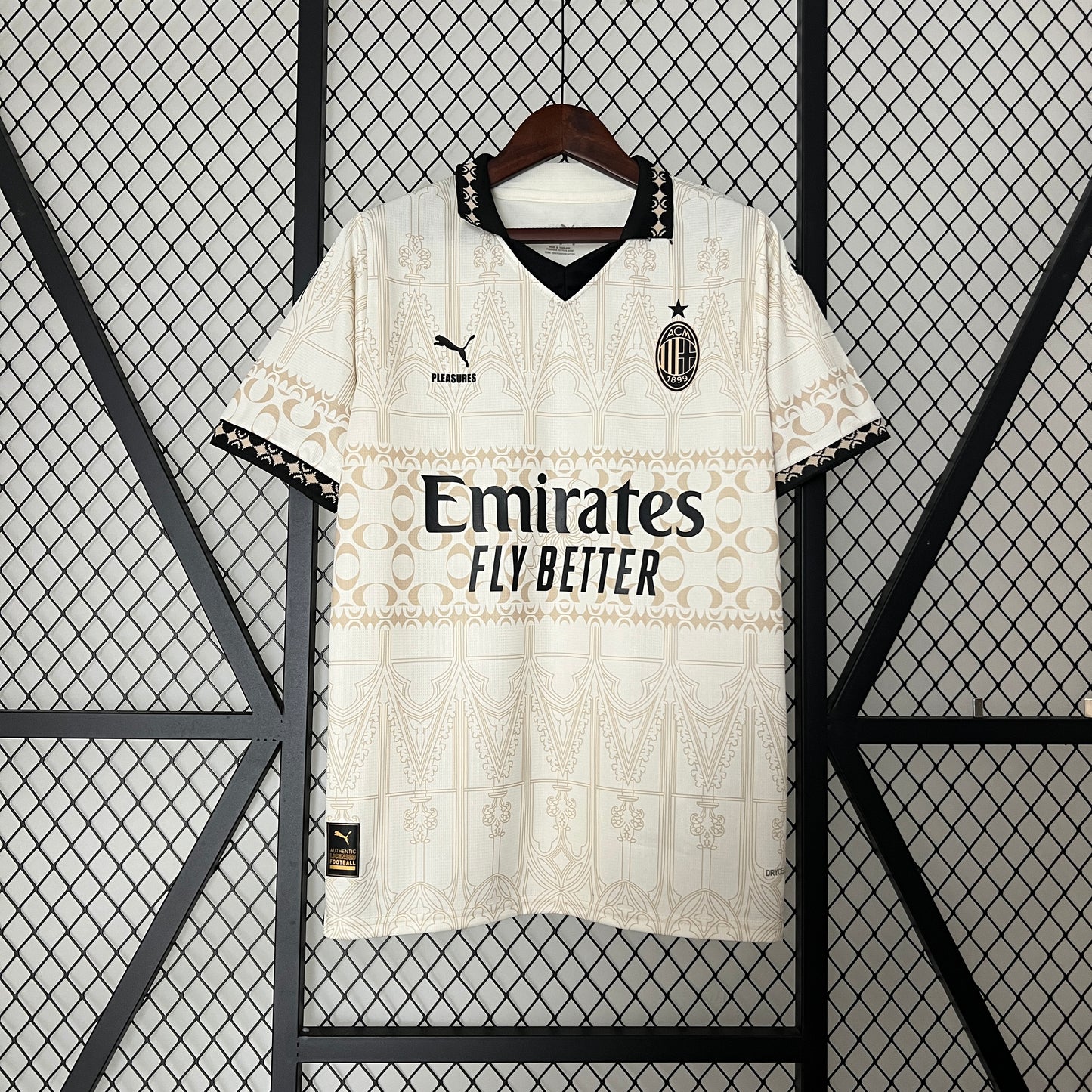 Camisola AC Milan X Pleasures Light Version