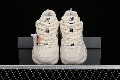 New Balance 530 - Bege/Preto