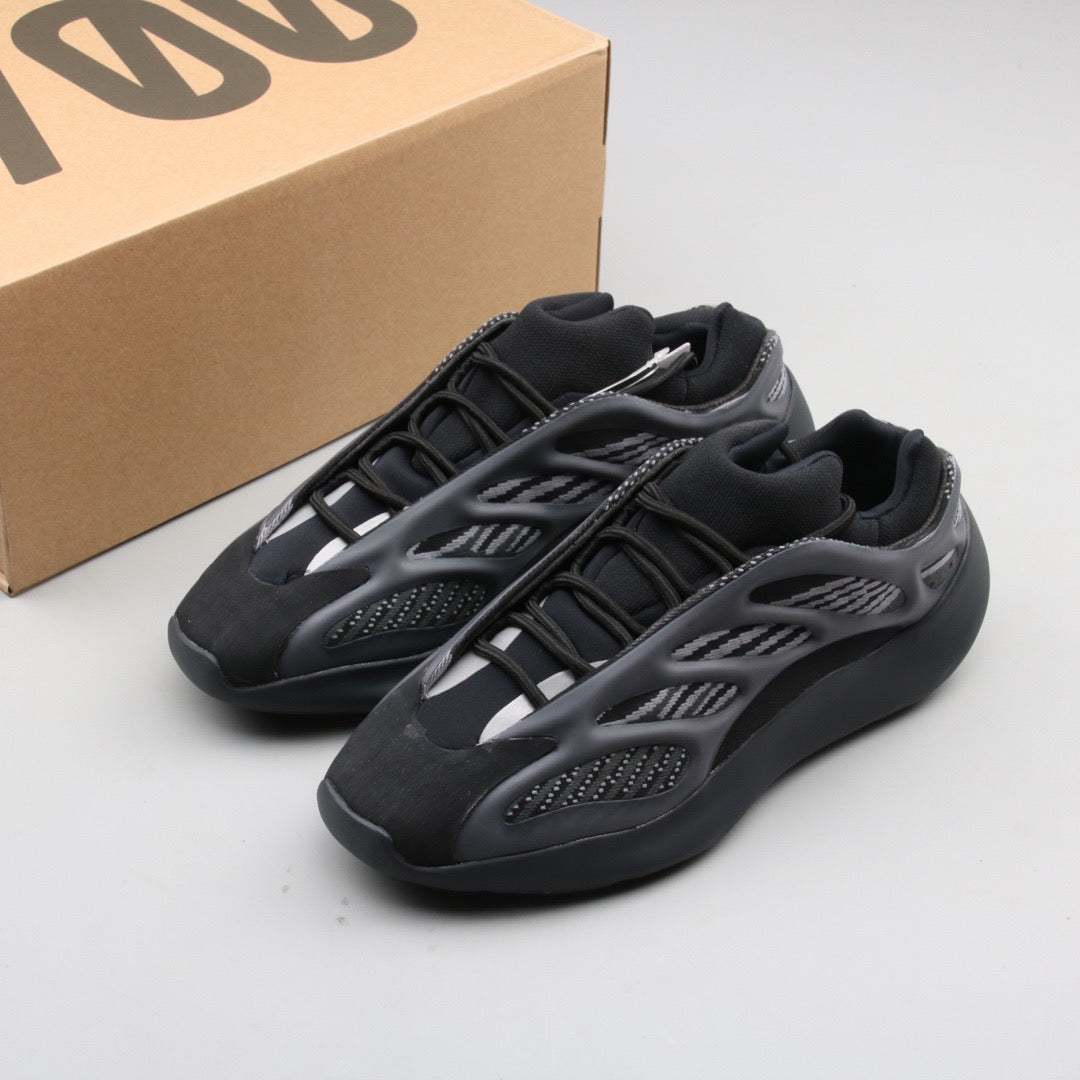 YEEZY 700 V3 BLACK