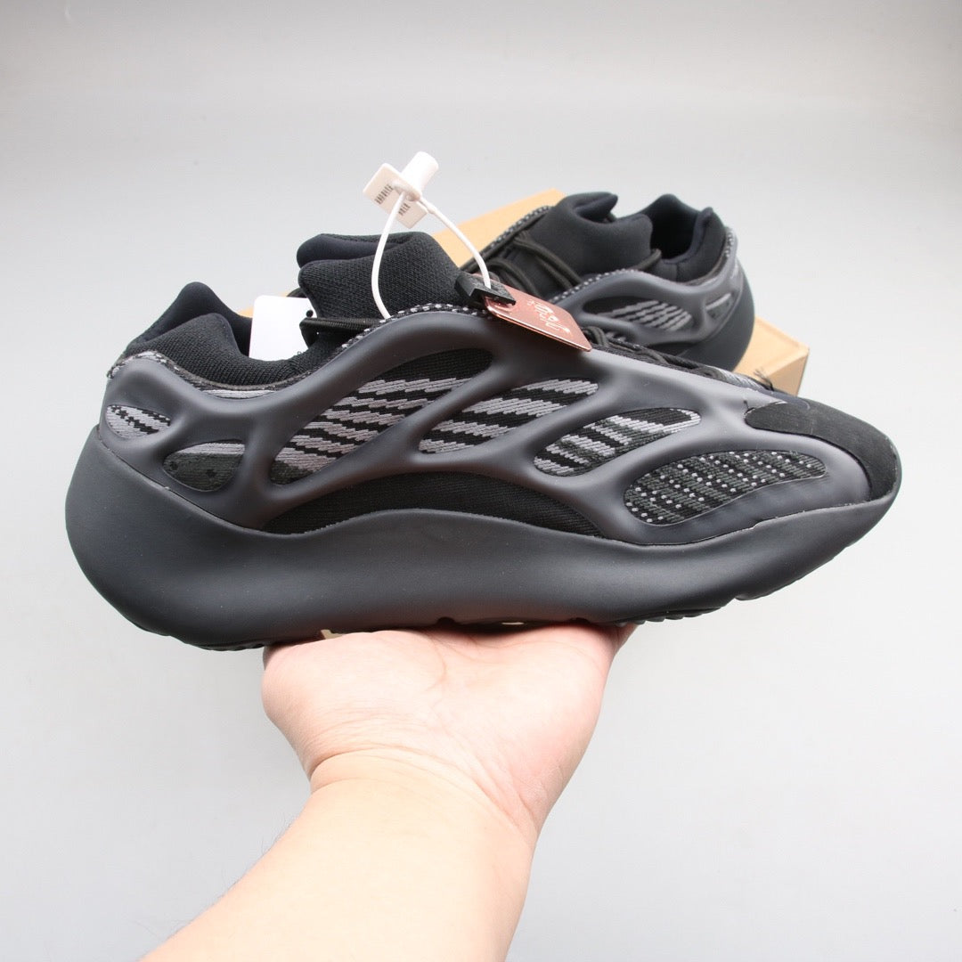 YEEZY 700 V3 BLACK