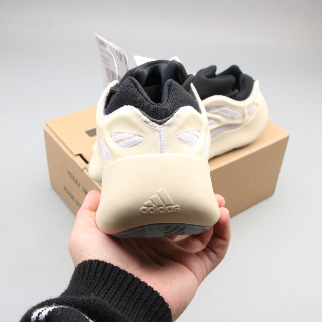 YEEZY 700 V3 WHITE