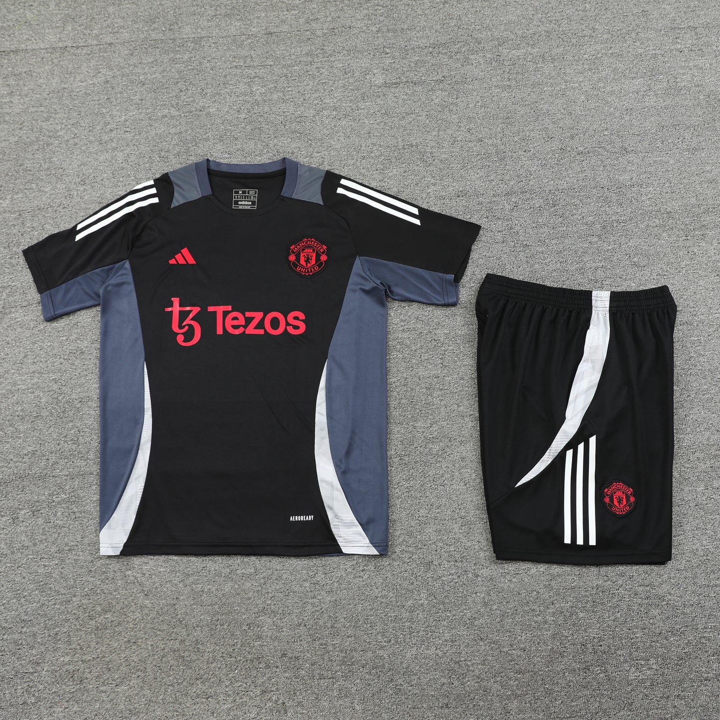 Kit de Treino - Adulto Manchester United 2024/25