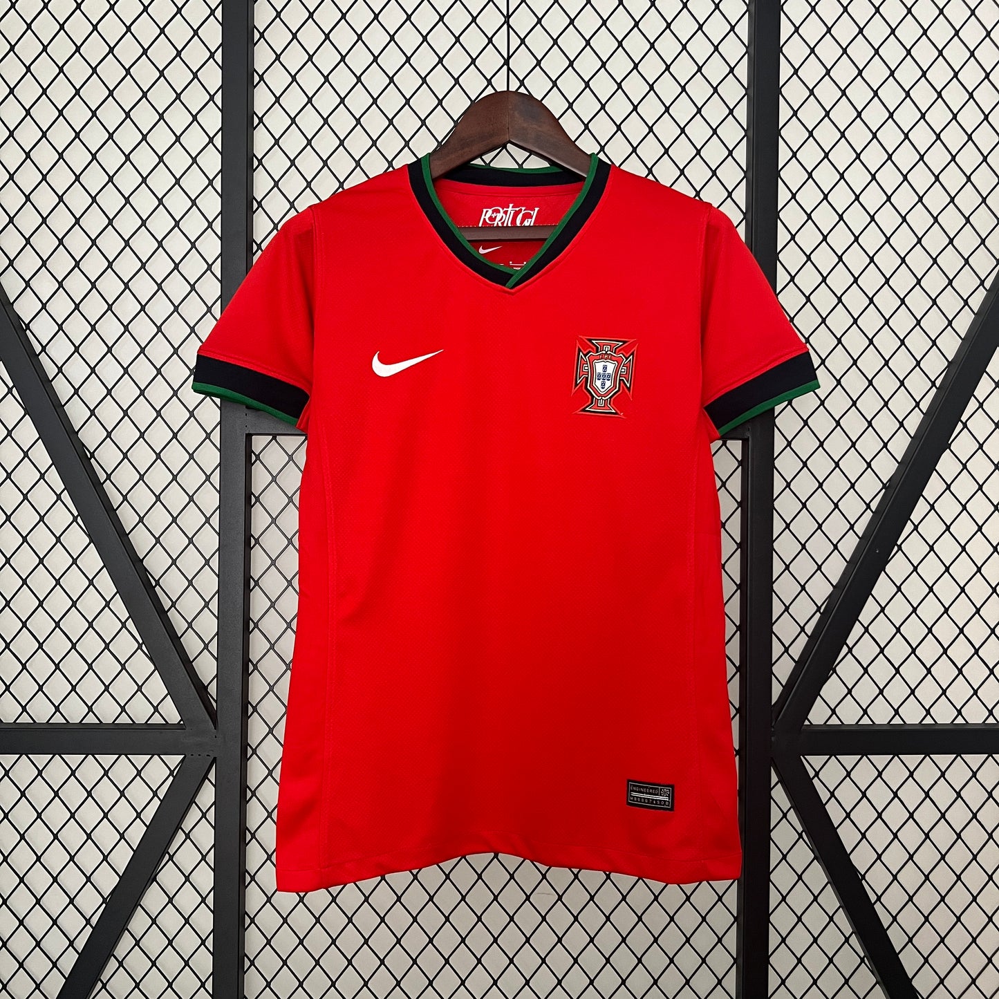 Camisola Women Portugal - Home 2024/25