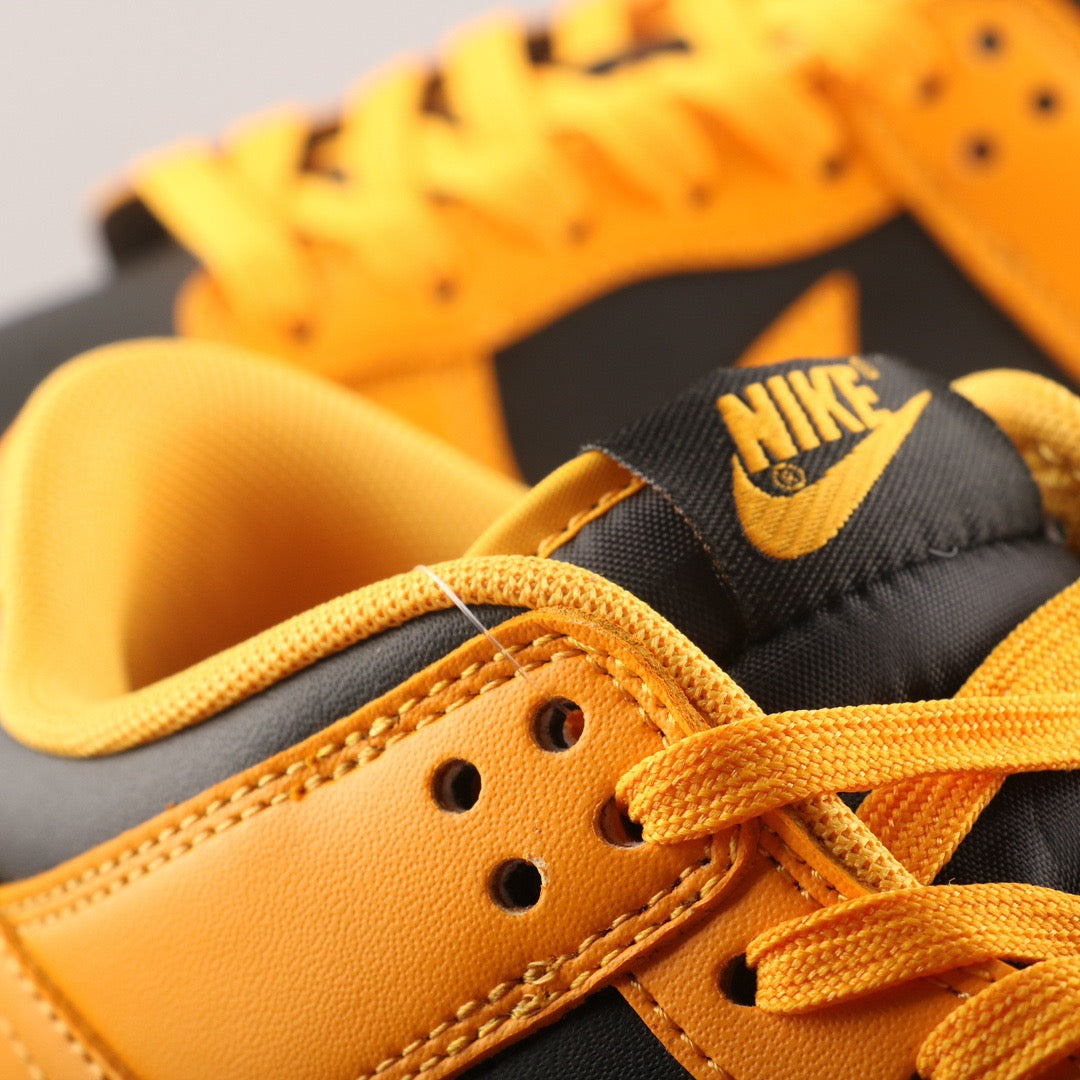 NIKE DUNK YELLOW & BLACK